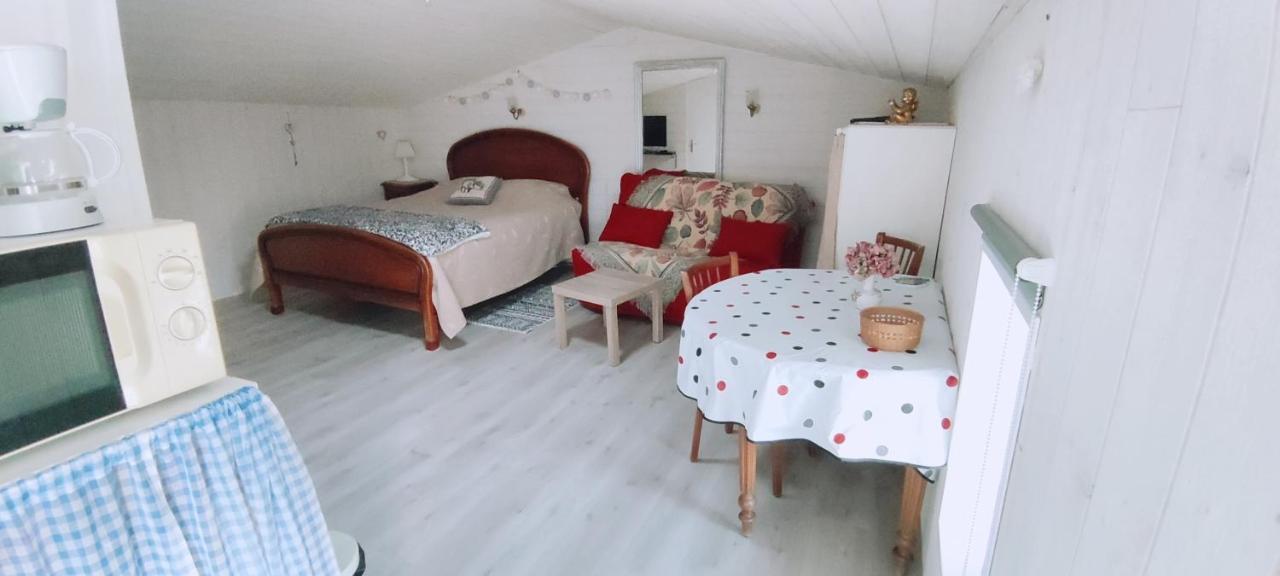 Studio Propre Et Cosy Le Mesnil-en-Vallée المظهر الخارجي الصورة