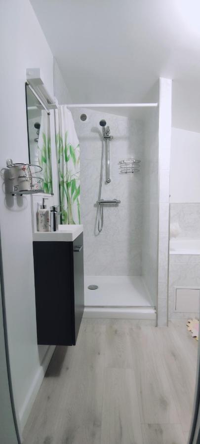 Studio Propre Et Cosy Le Mesnil-en-Vallée المظهر الخارجي الصورة